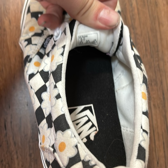 Vans - Picture 3 of 3